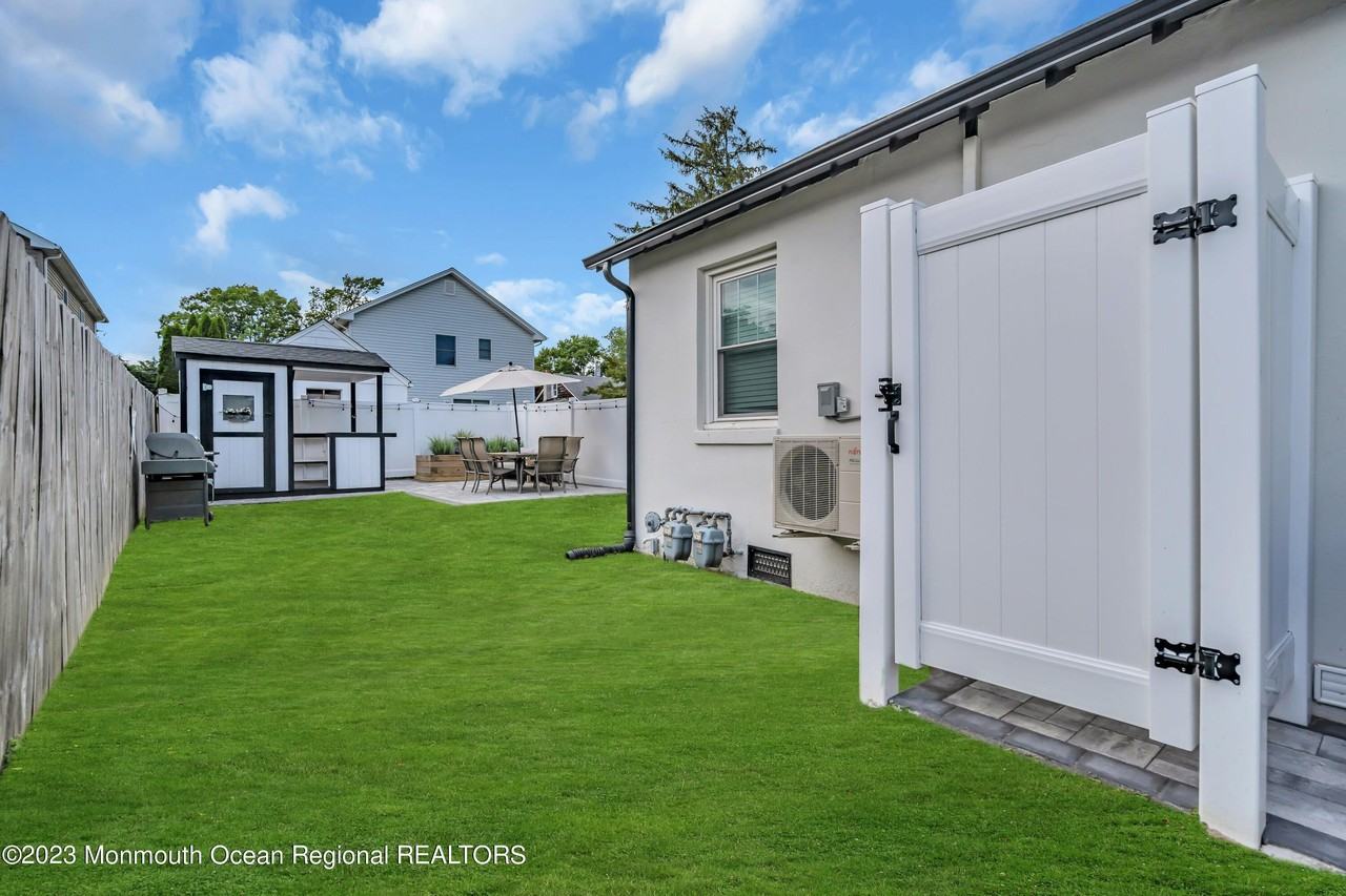 1215 Lister St #A - Photo 6 of 22