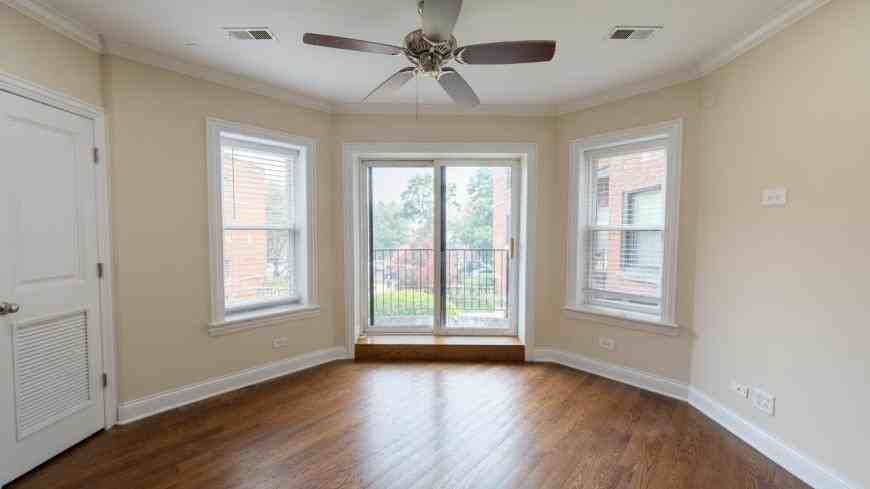 4018 N Central Park Ave - Photo 4 of 10