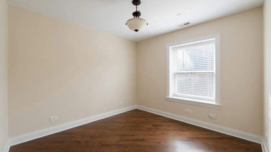 4018 N Central Park Ave - Photo 6 of 10