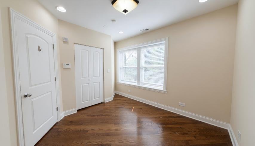 4018 N Central Park Ave - Photo 7 of 10