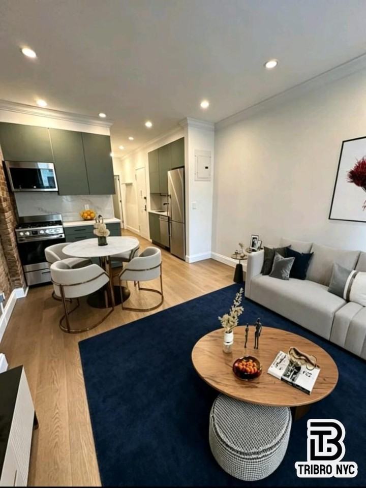 105 Thompson St - Photo 3 of 5