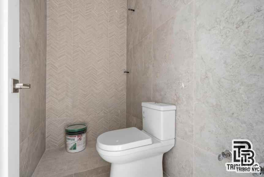 416 Lorimer St - Photo 7 of 7