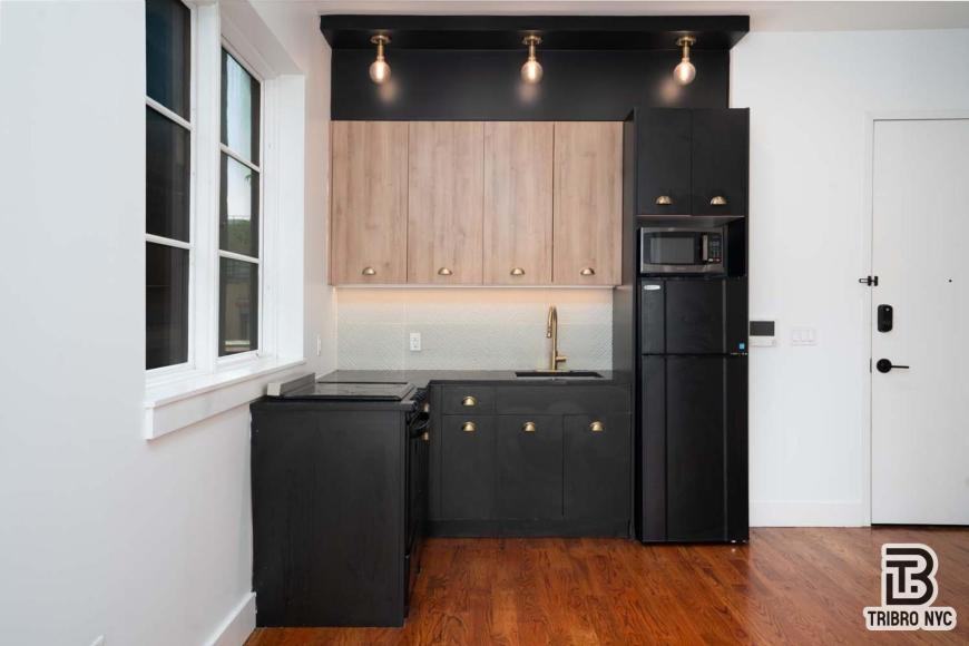 133 Brown Pl - Photo 3 of 7