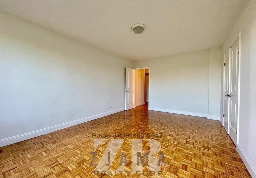 160 Parkside Ave - Photo 4 of 10