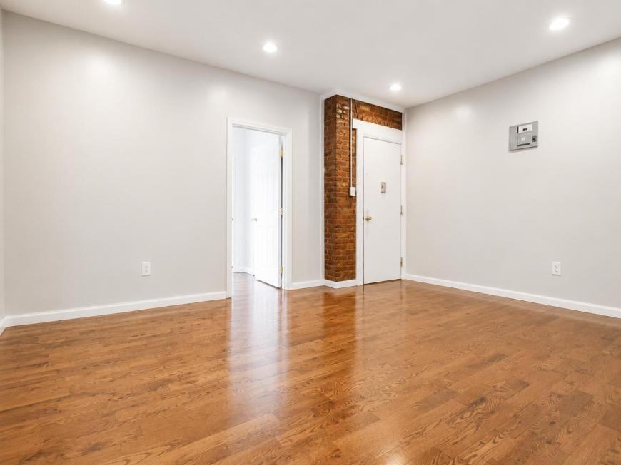 117 Post Ave - Photo 3 of 10