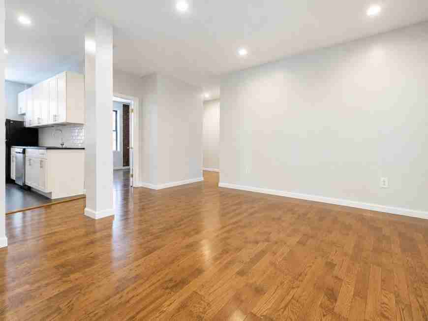 117 Post Ave - Photo 4 of 10