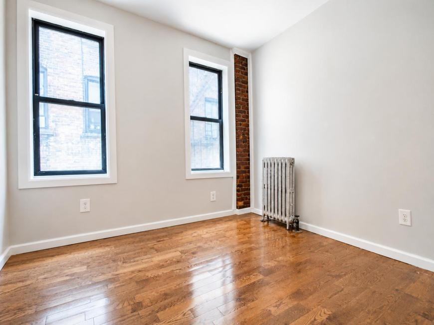 117 Post Ave - Photo 5 of 10