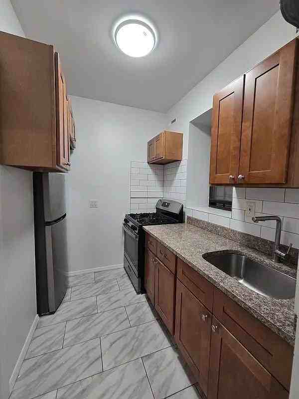 402 E 162nd St - Photo 3 of 4