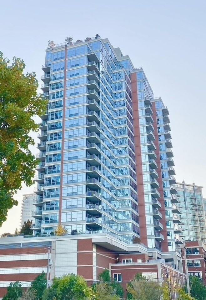 1600 S Prairie Ave #1902
