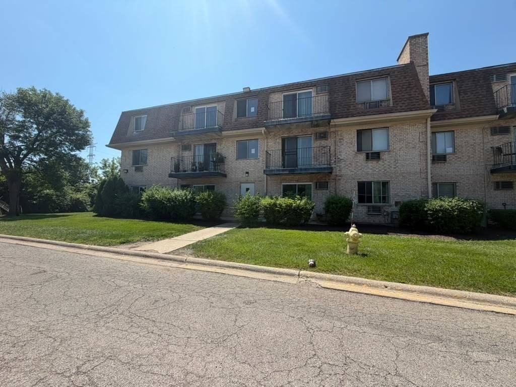 281 Shorewood Dr #21GA - Photo 2 of 9