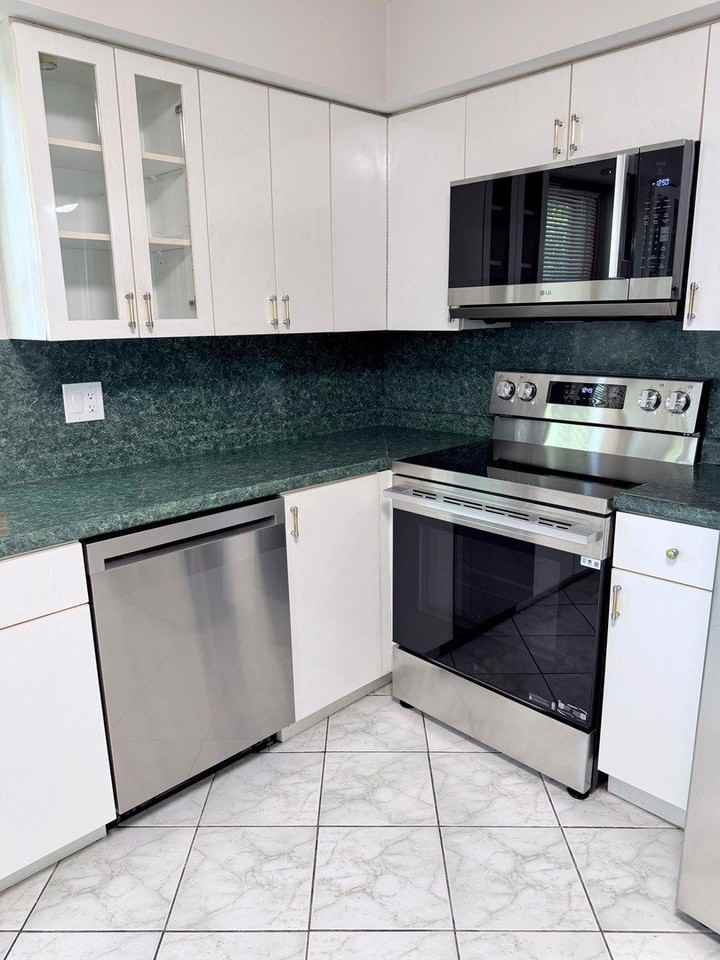 10 Mayflower Rd - Photo 6 of 22
