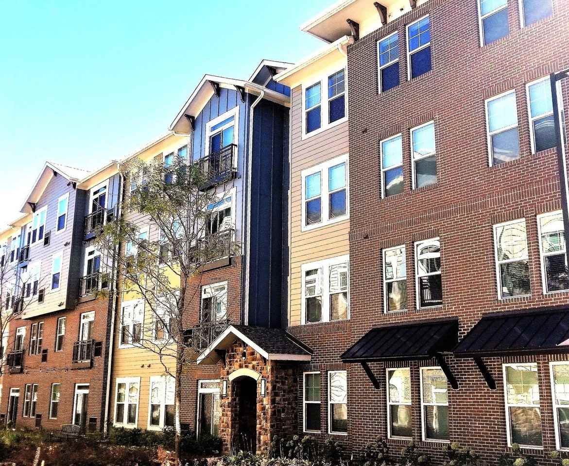 690 E Algonquin Rd #3407