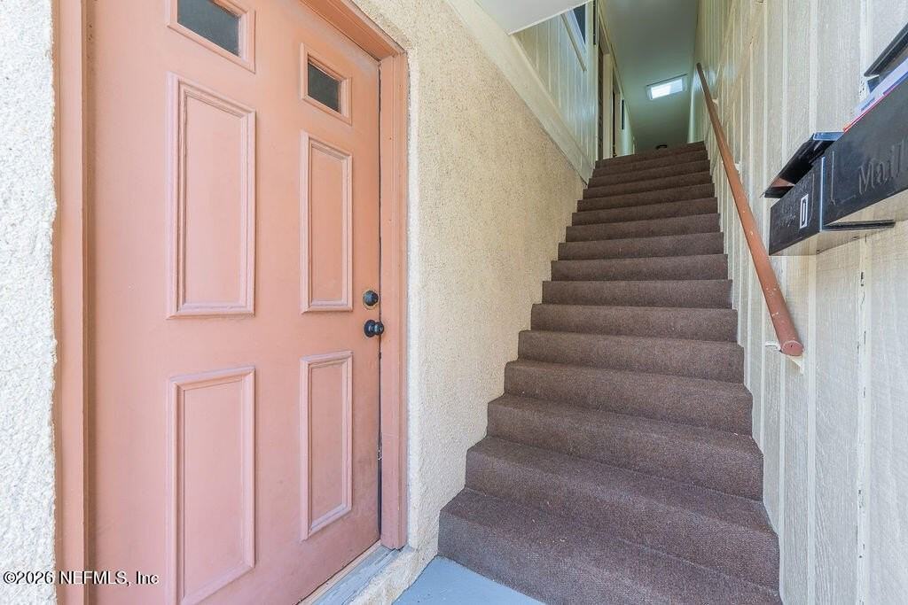 107 2nd St S #B - Photo 5 of 19