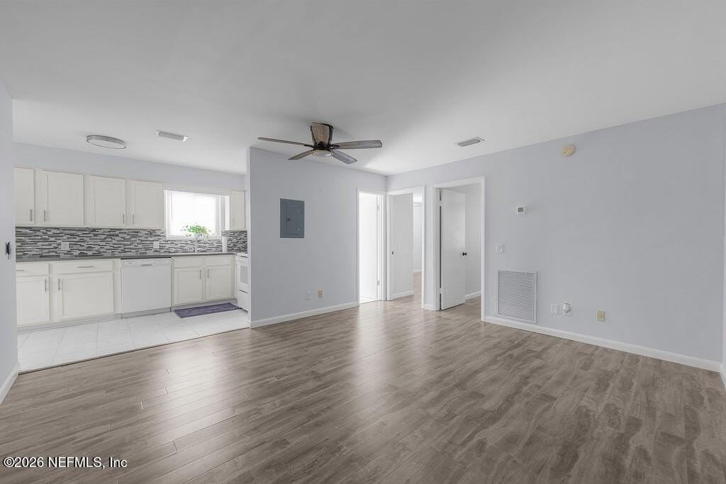 107 2nd St S #B - Photo 7 of 19