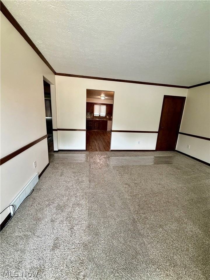 6218 Island Dr Nw - Photo 4 of 39