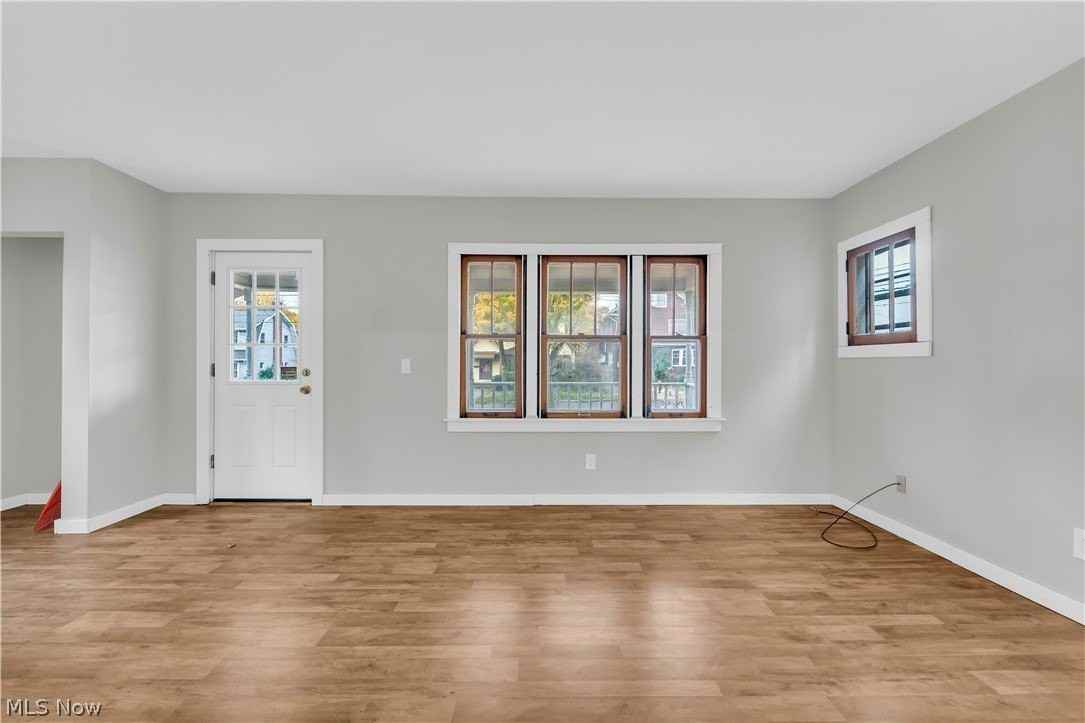 485 E Archwood Ave - Photo 3 of 25