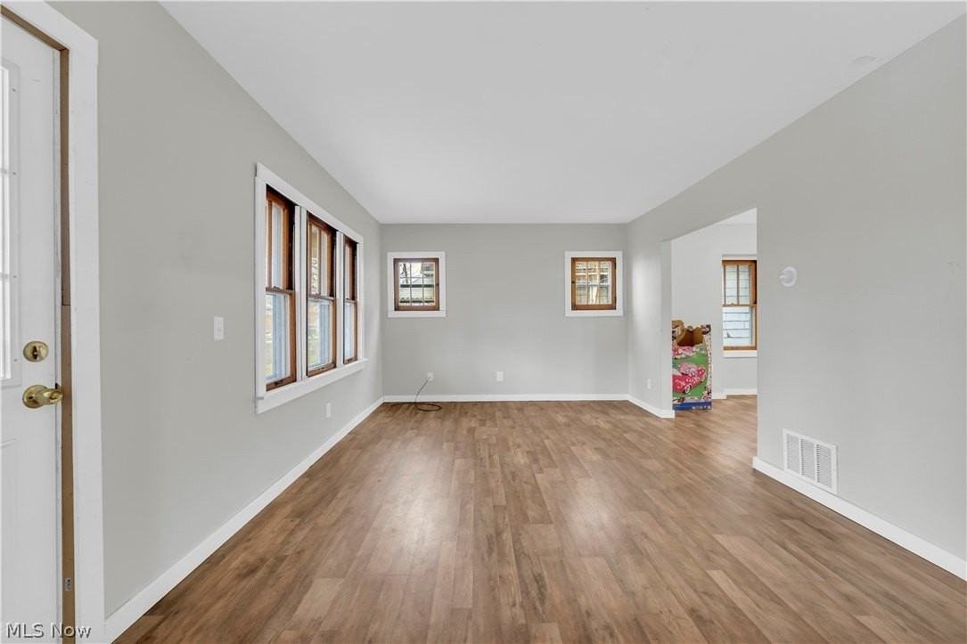 485 E Archwood Ave - Photo 4 of 25