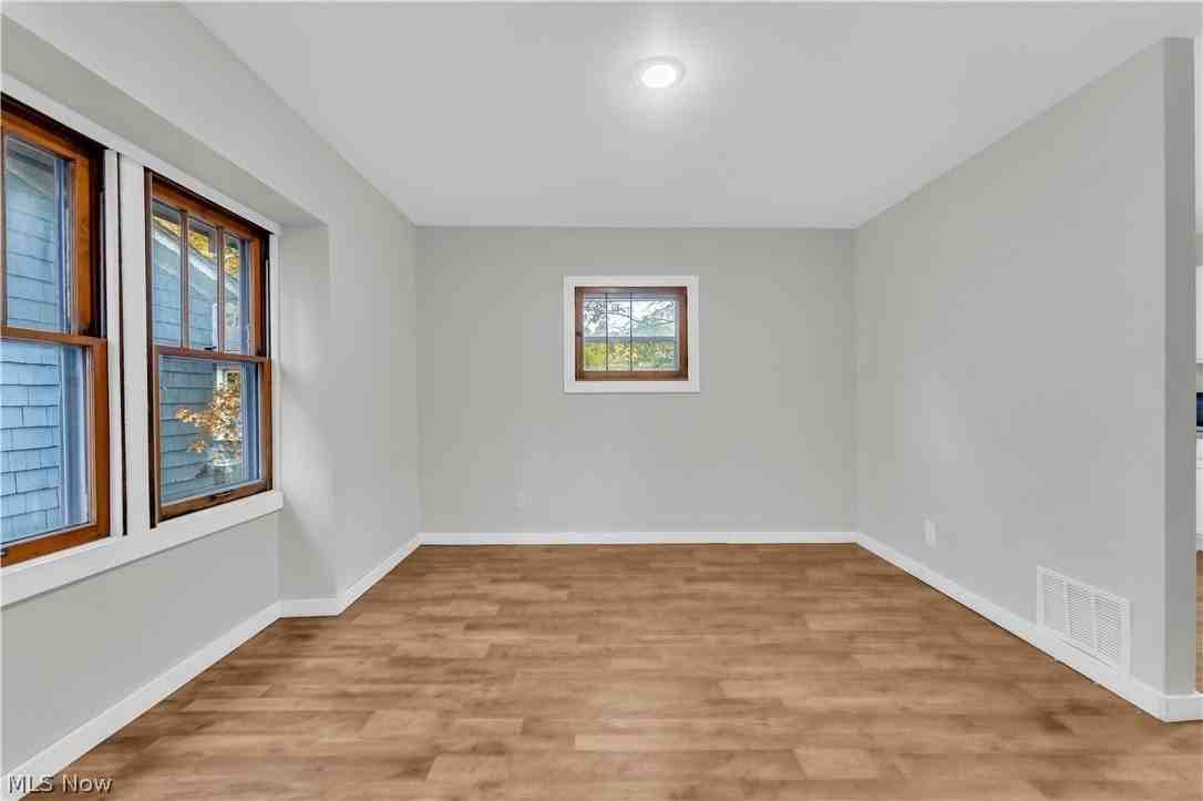 485 E Archwood Ave - Photo 7 of 25