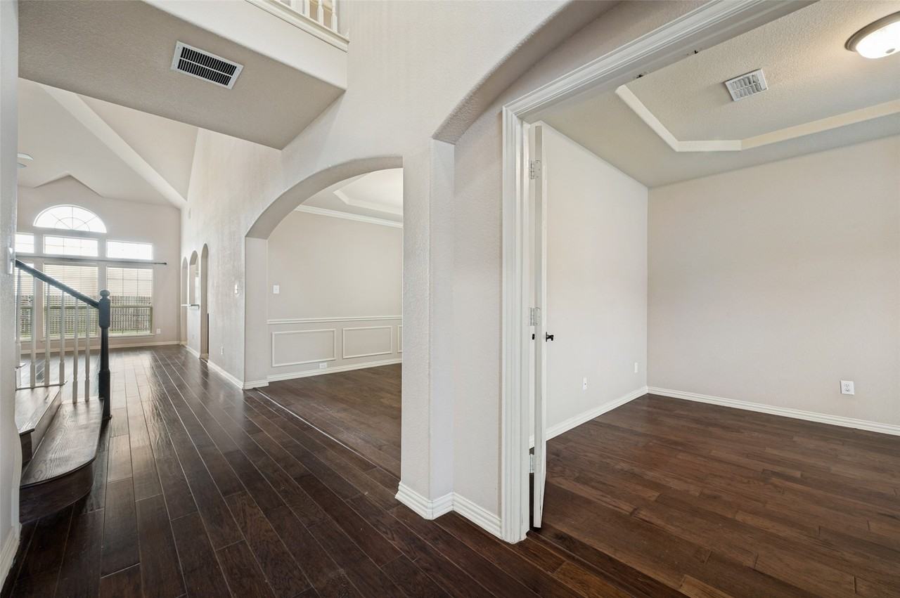 12112 Abernathy Cir - Photo 5 of 19