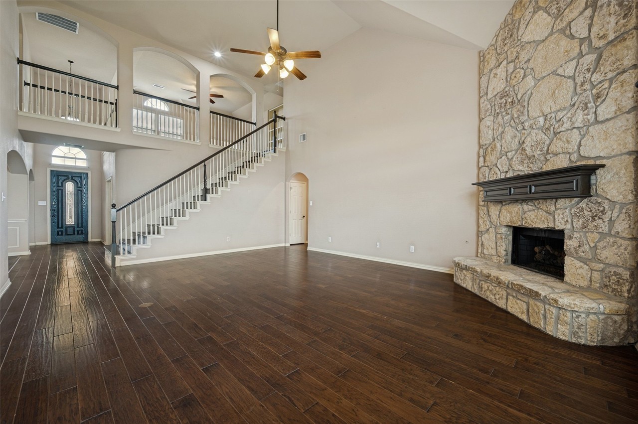 12112 Abernathy Cir - Photo 5 of 19
