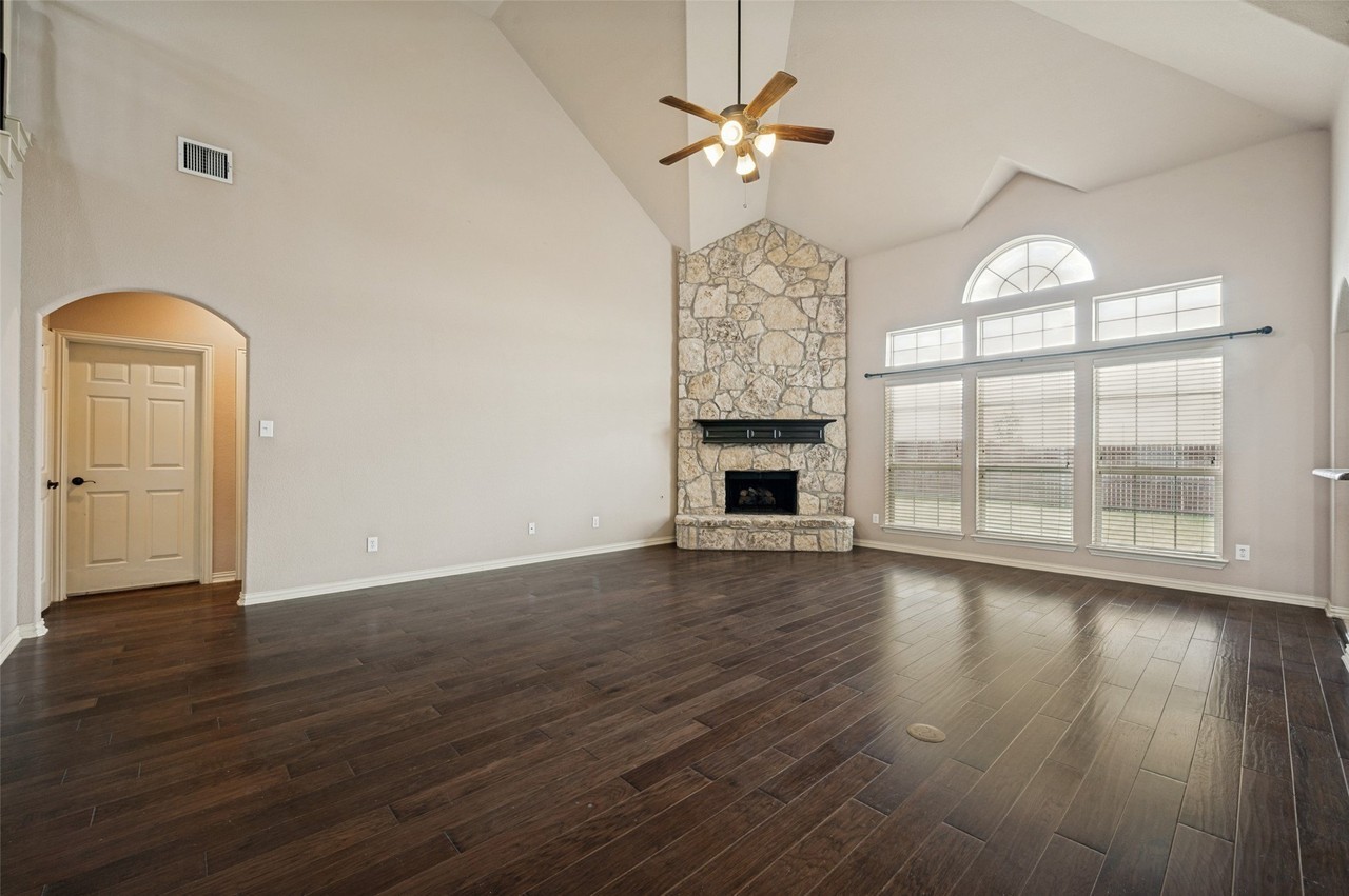 12112 Abernathy Cir - Photo 6 of 19