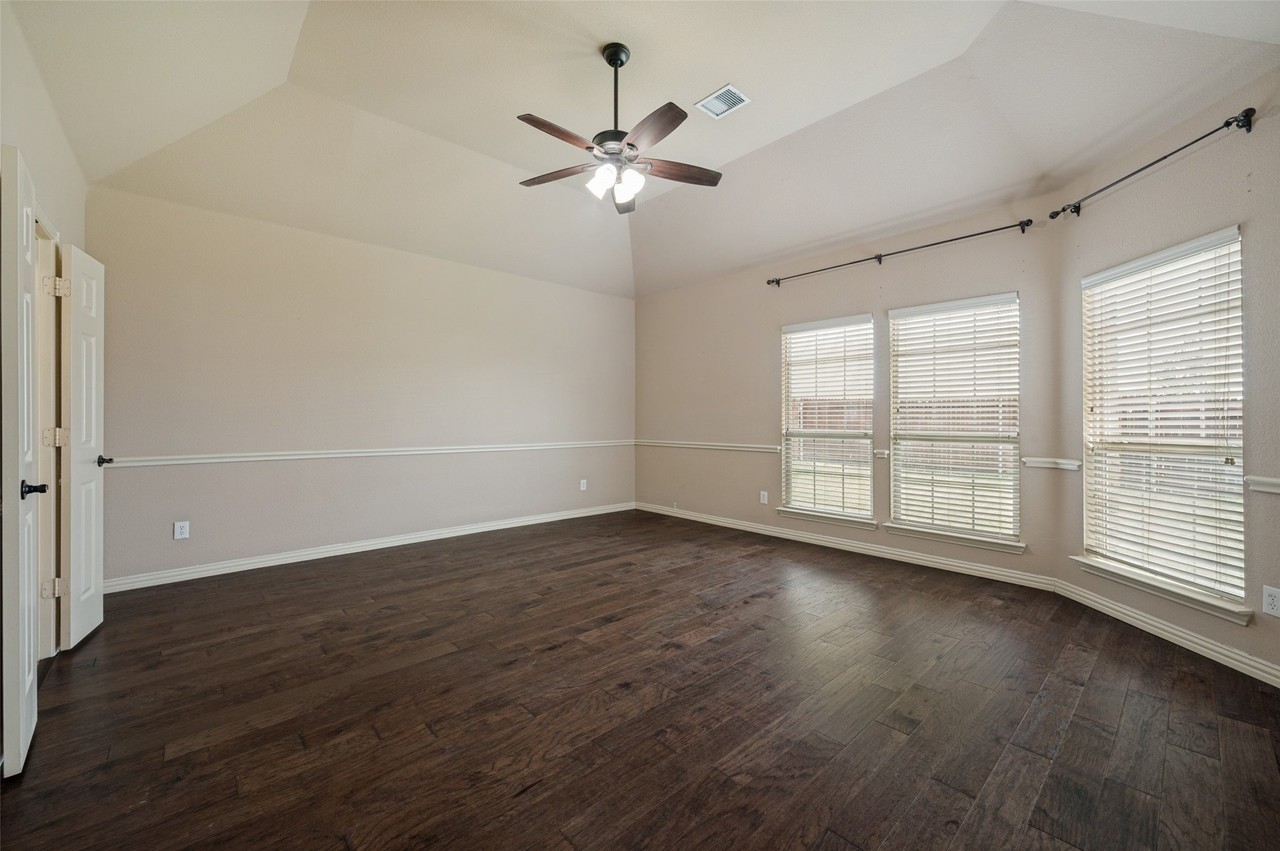 12112 Abernathy Cir - Photo 7 of 19