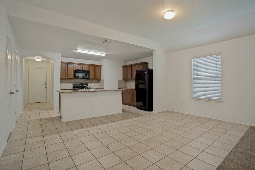 1106 Nickel St - Photo 6 of 19