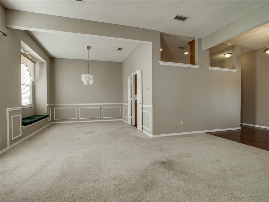2810 Scarborough Ct - Photo 3 of 8