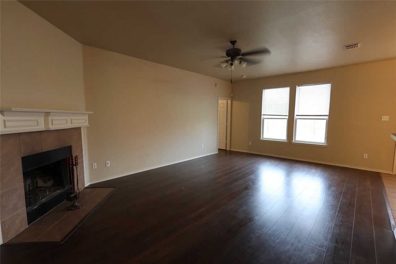 1411 Bankston Dr - Photo 6 of 16