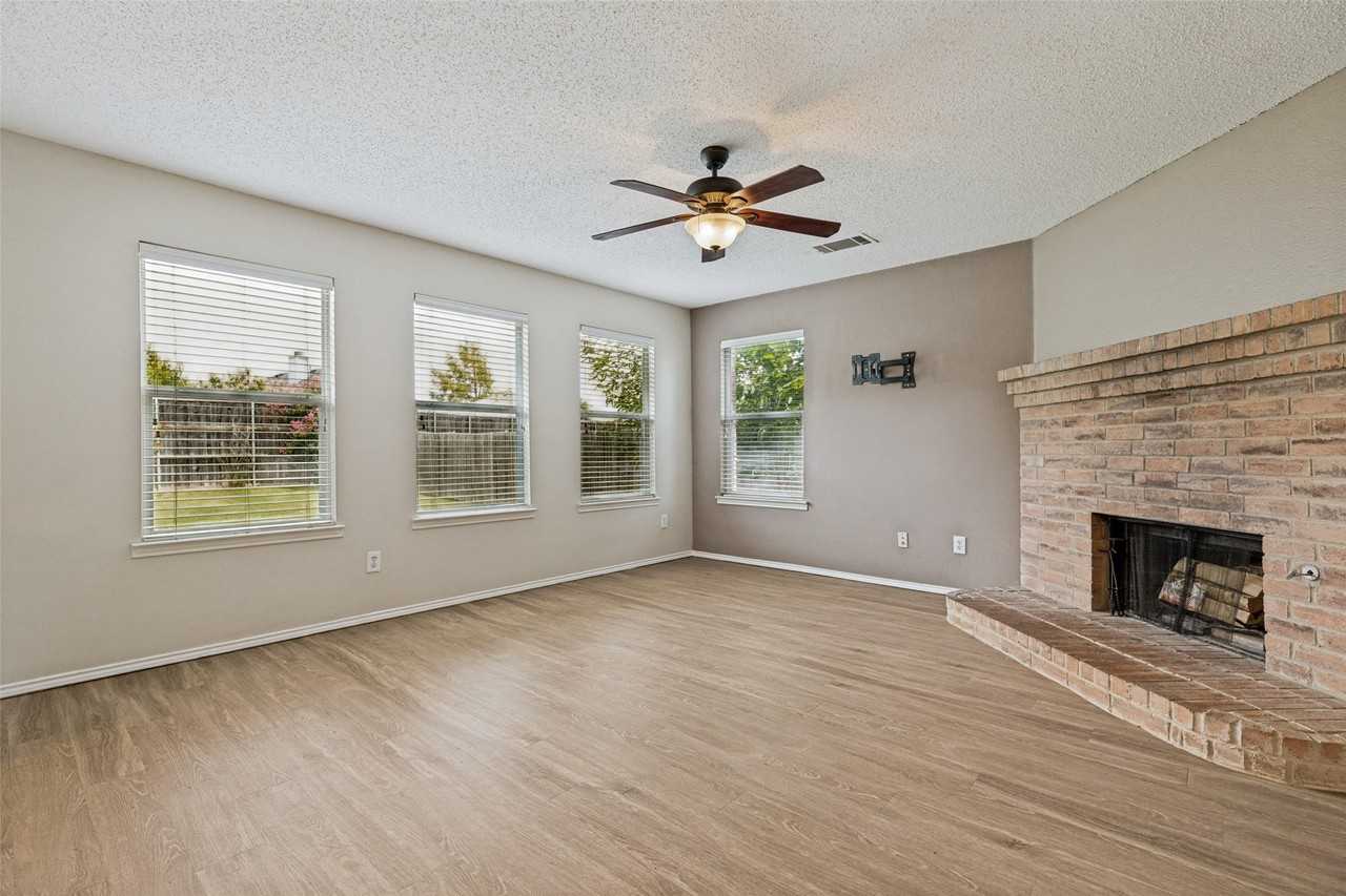 9812 Coolidge Dr - Photo 2 of 12