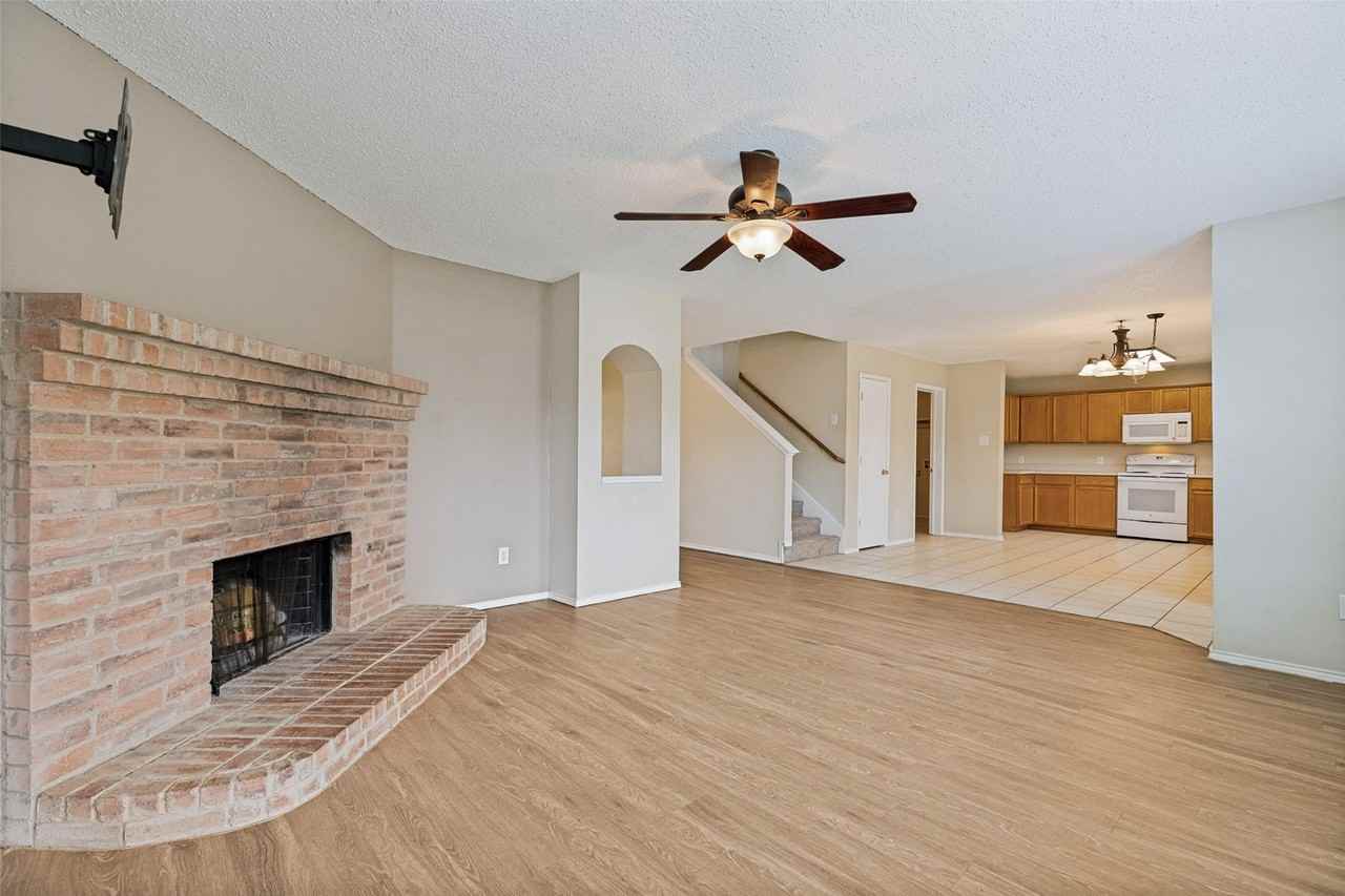 9812 Coolidge Dr - Photo 3 of 12