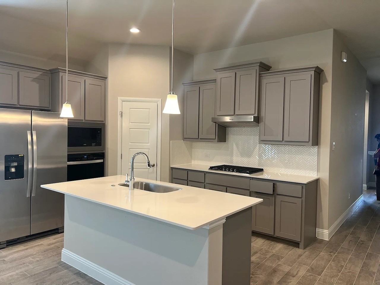 1717 Sparrow St - Photo 5 of 20