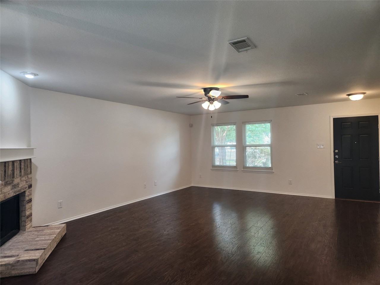 1224 Elkford Ln - Photo 4 of 24