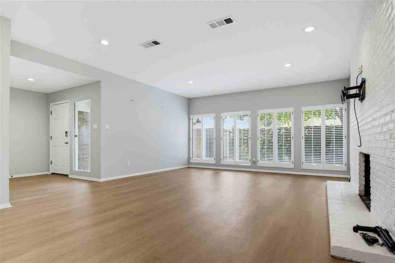54 Legend Rd - Photo 5 of 38