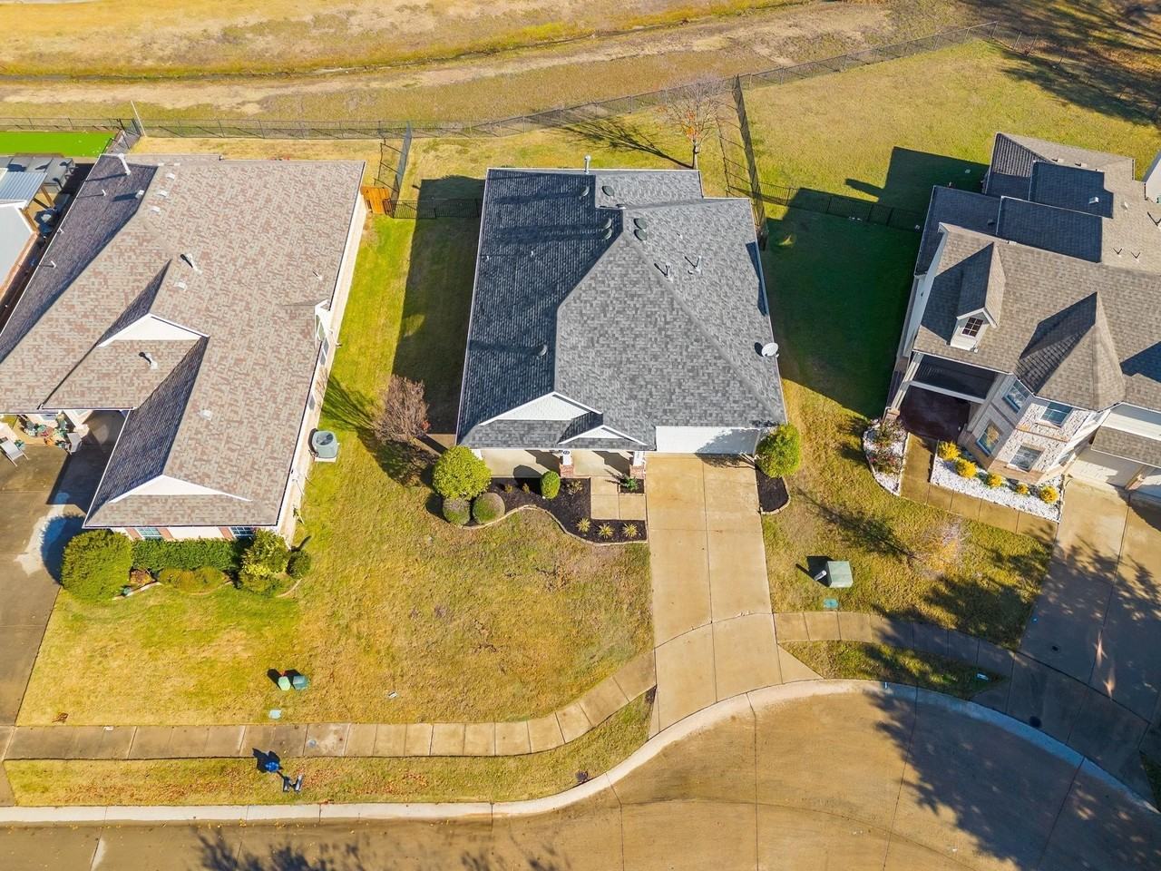 9200 Water Tree Dr - Photo 4 of 27