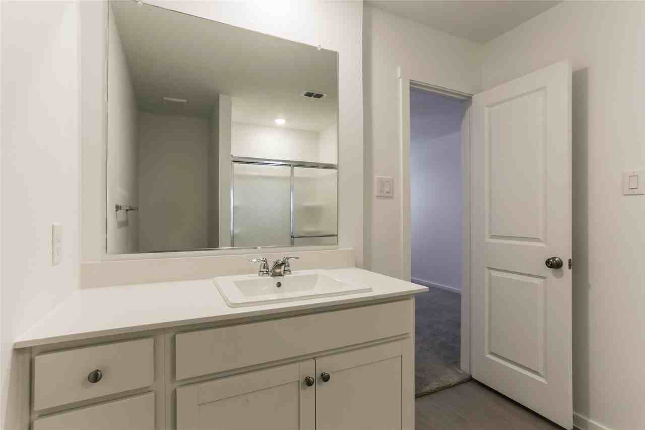 15237 Rangeland Rd - Photo 6 of 24