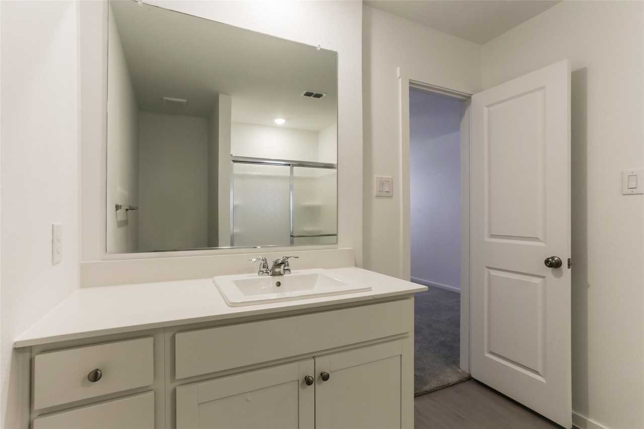15229 Rangeland Rd - Photo 6 of 24