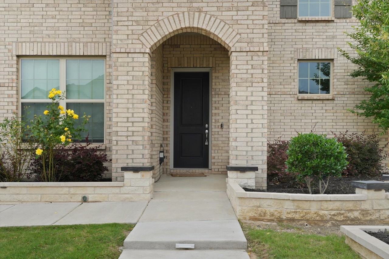 3533 Hyacinth Way - Photo 4 of 38