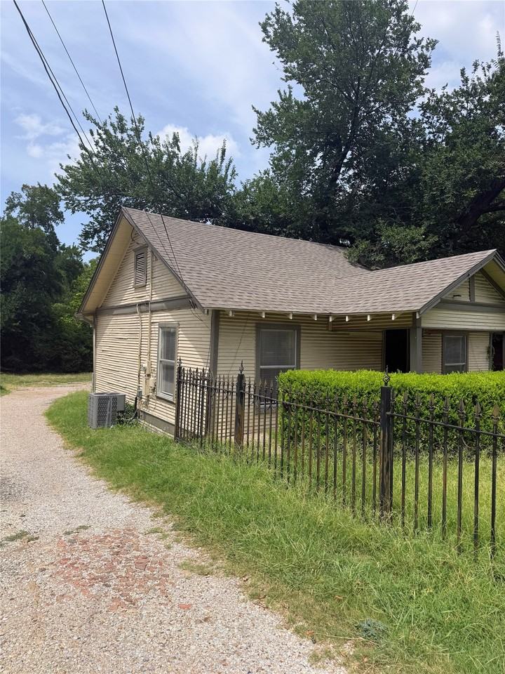 1007 W Clarendon Dr - Photo 2 of 14