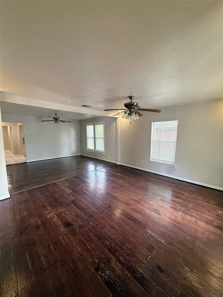 1007 W Clarendon Dr - Photo 4 of 14