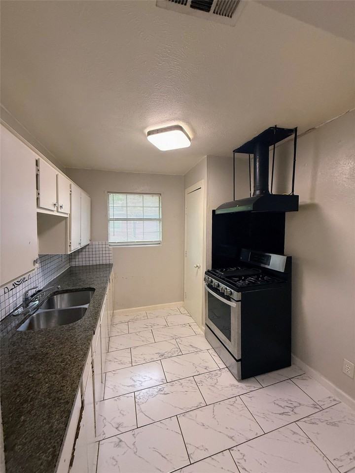 1007 W Clarendon Dr - Photo 7 of 14