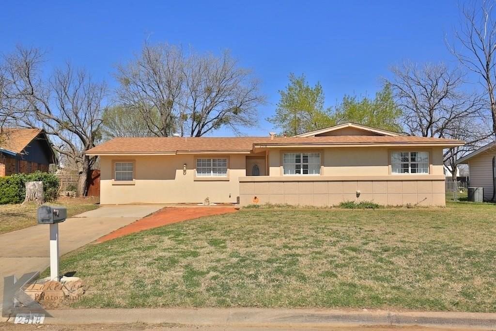 2518 Bennett Dr - Photo 2 of 24