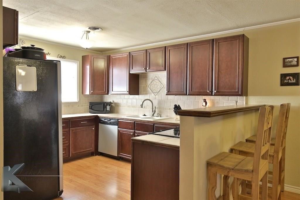 2518 Bennett Dr - Photo 3 of 24