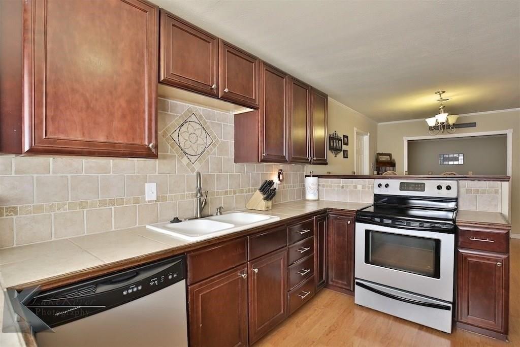 2518 Bennett Dr - Photo 6 of 24