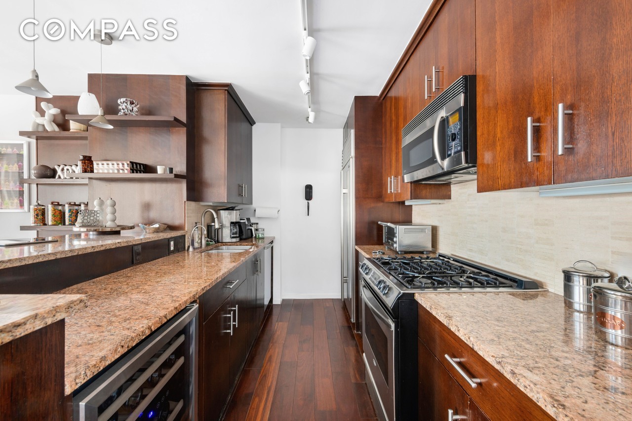 220 E 65th St #PHEF - Photo 6 of 17