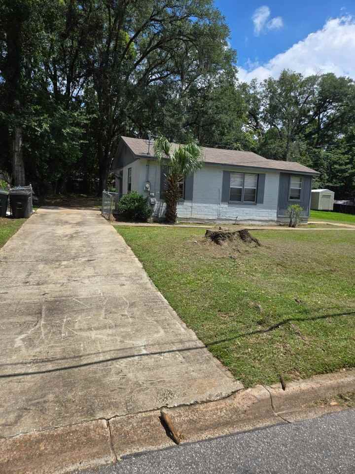 1222 Coleman St - Photo 2 of 9