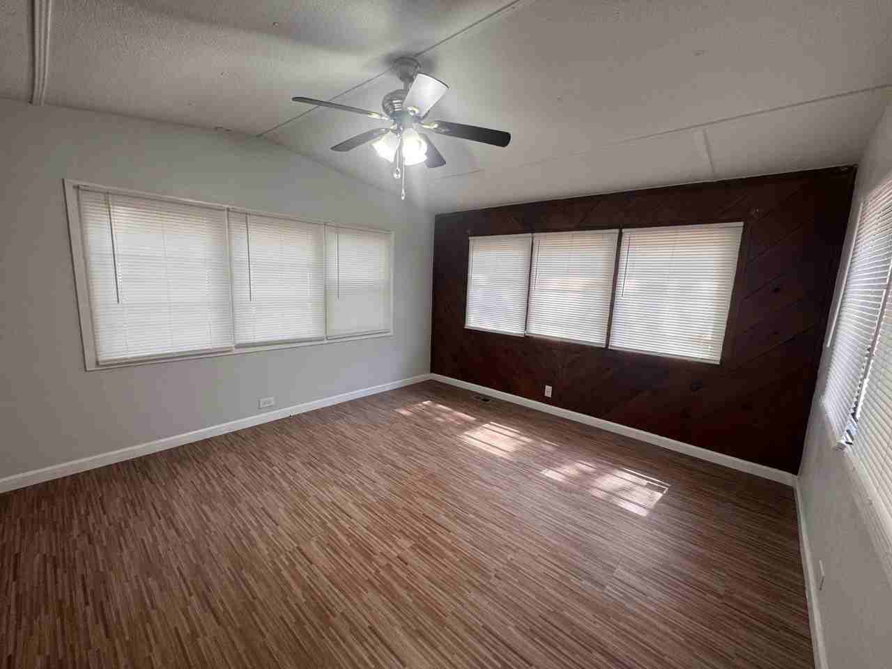 5811 Grey St - Photo 7 of 21
