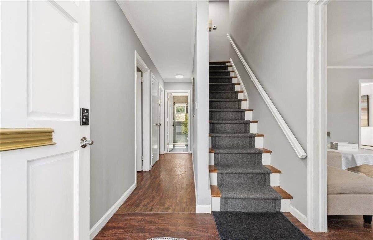 11 Glenwood Rd - Photo 2 of 27