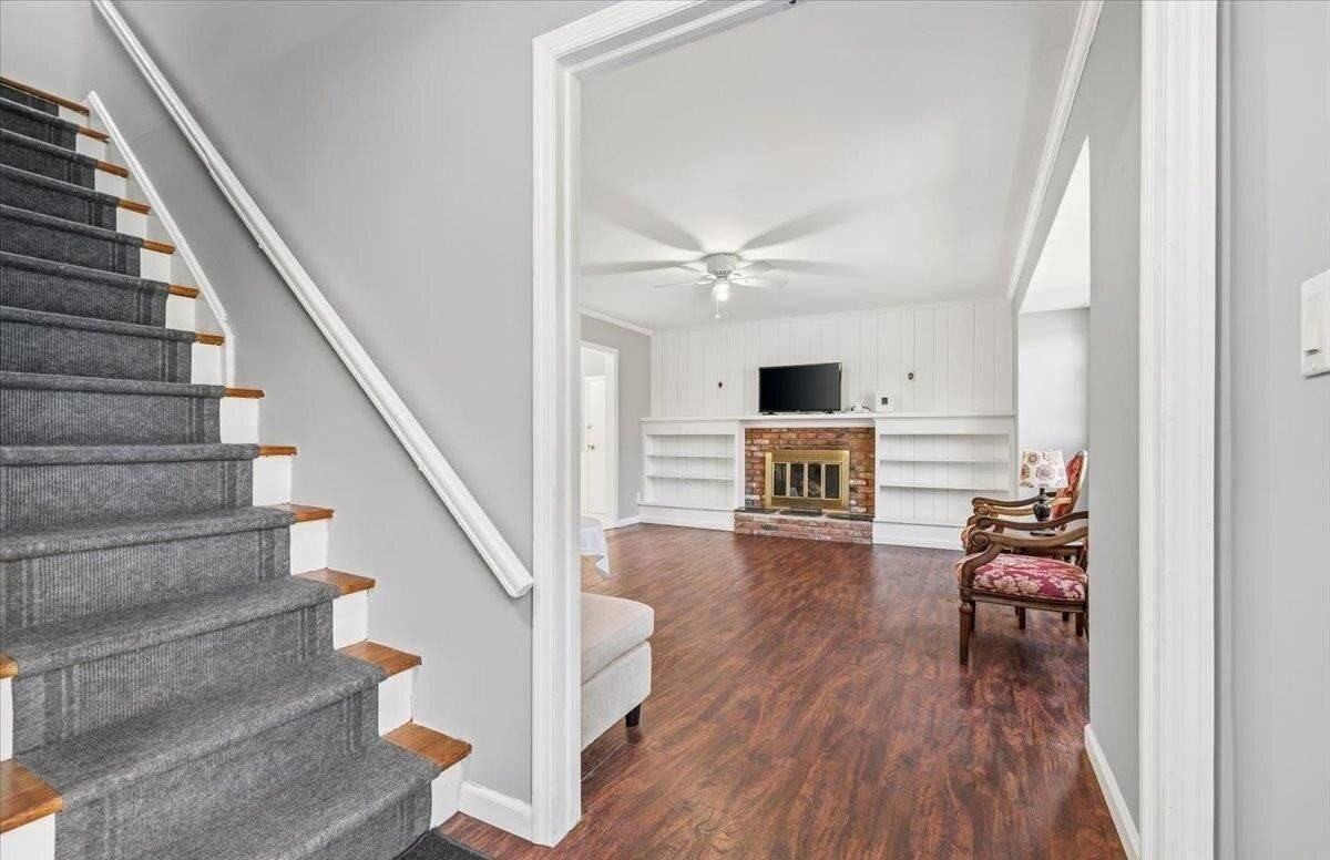 11 Glenwood Rd - Photo 3 of 27