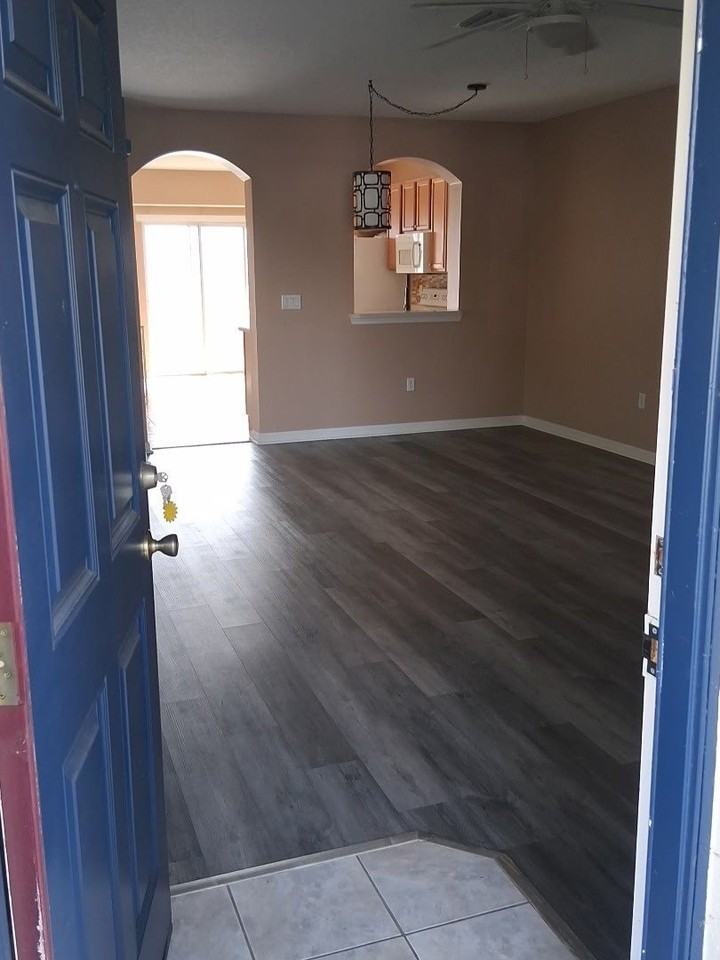 15651 Stable Run Dr - Photo 2 of 17